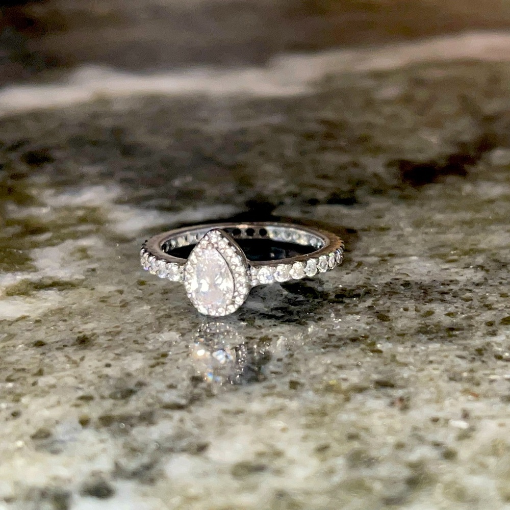 Pandora Classic Teardrop Halo Ring